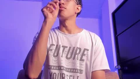 cj_davis1 online show from December 1, 1:42 pm