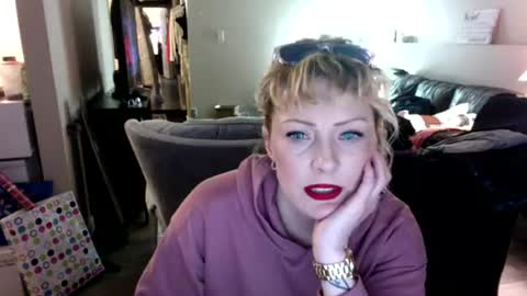 cj_wunderlust online show from January 15, 11:13 pm