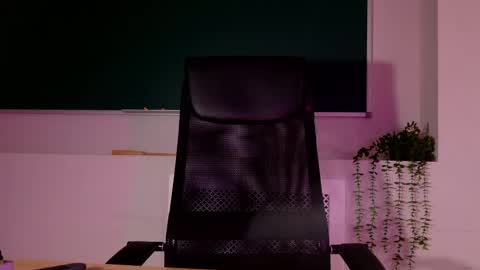Claire online show from May 28, 2:48 pm