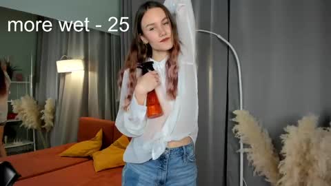 Snapshot of clare_ff chatting on March 7, 12:34 pm Claire online show from March 7, 12:34 pm