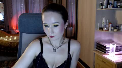 classyinna online show from December 4, 9:09 am