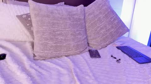 . Cleo Jhonson . online show from March 4, 11:08 am