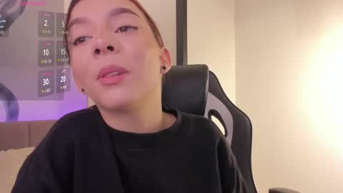 cleowhite_ online show from March 1, 10:03 pm