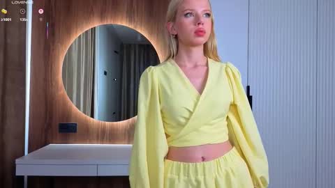 Aria online show from November 28, 3:19 pm