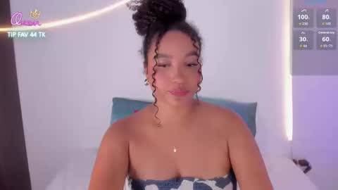 cloe_25 online show from February 19, 10:31 pm