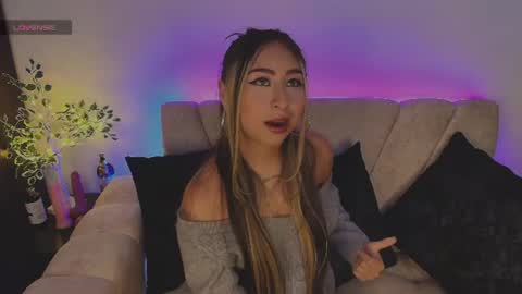 cloe_martinezz_ online show from June 10, 4:56 am
