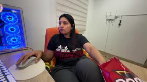 cloe small online show from July 3, 7:02 am