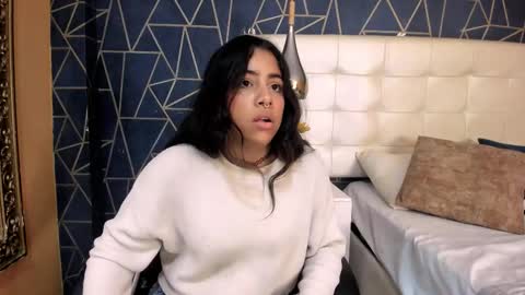 Clohe the wonder online show from March 18, 9:09 pm