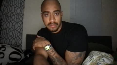 closedcasketcouple online show from March 19, 7:03 am