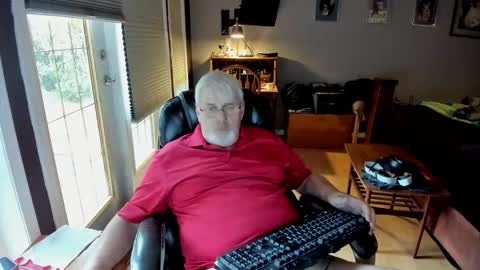 cloudalert62 online show from October 31, 7:47 pm