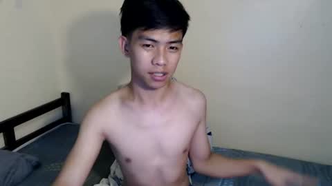 clyde_twinkx online show from June 29, 10:59 am