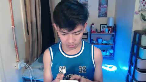 clyde_twinkx online show from April 15, 11:24 am