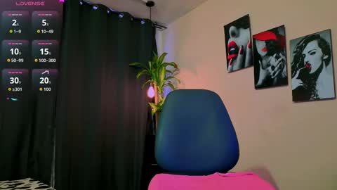 Valerie  nenitasexy online show from November 18, 1:47 pm