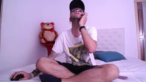 Snapshot of cock_fox chatting on October 6, 7:42 pm Camilo online show from October 6, 7:42 pm