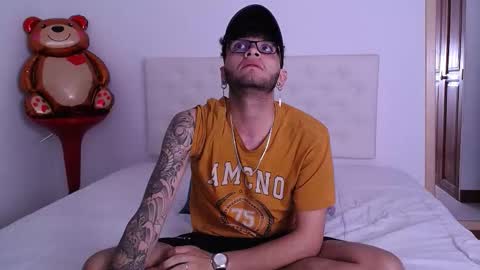 Snapshot of cock_fox chatting on October 8, 11:10 pm Camilo online show from October 8, 11:10 pm