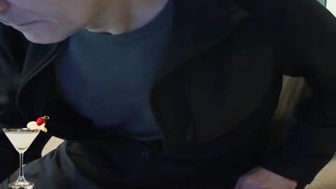 Cocktail911 online show from March 3, 4:03 pm