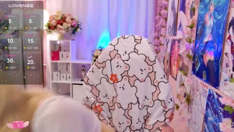 Mia online show from September 24, 3:19 pm