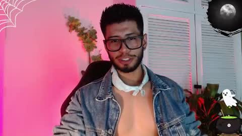 Snapshot of colby_smit chatting on October 6, 7:53 pm Colby online show from October 6, 7:53 pm