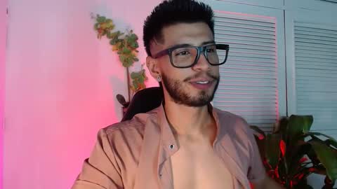 Snapshot of colby_smit chatting on September 23, 8:37 pm Colby online show from September 23, 8:37 pm