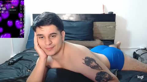 Snapshot of colin_lewisss chatting on February 27, 7:08 am colin_lewisss online show from February 27, 7:08 am