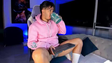 javier online show from March 25, 3:46 am