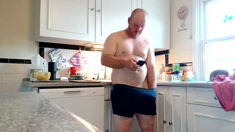 comegetmeinthemorning online show from April 9, 8:03 pm