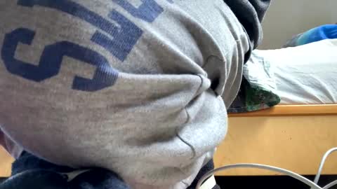 comobailamioso online show from February 4, 9:17 am