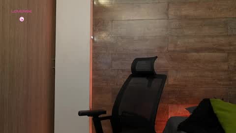 connor_h1 online show from April 4, 5:25 am