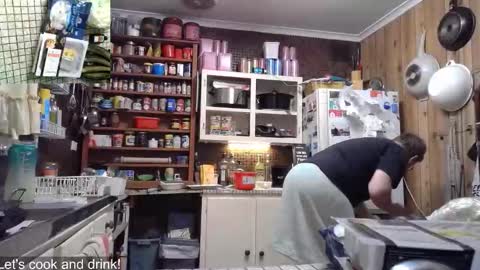 Snapshot of cookieliquor chatting on September 13, 8:44 pm Cookie - I do cooking streams occasionally. Next stream  online show from September 13, 8:44 pm