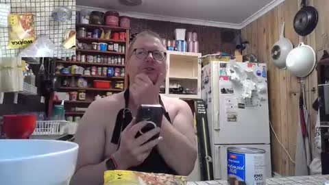 Snapshot of cookieliquor chatting on September 22, 9:52 pm Cookie - I do cooking streams occasionally. Next stream  online show from September 22, 9:52 pm