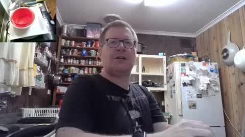 Snapshot of cookieliquor chatting on October 27, 9:59 pm Cookie - I do cooking streams occasionally. Next stream  online show from October 27, 9:59 pm