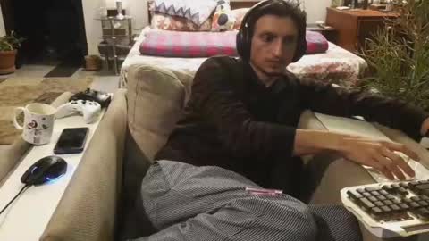 Cool2Buddies online show from April 3, 2:24 pm