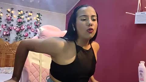 coral0403 online show from April 12, 5:50 pm