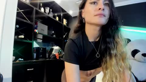 Coral  online show from February 25, 3:31 pm