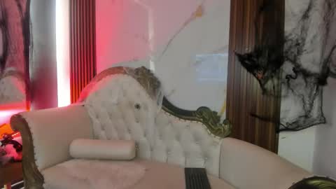 Coralie Bronson online show from October 30, 9:26 pm