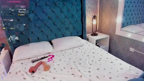  Red  online show from April 11, 1:21 am