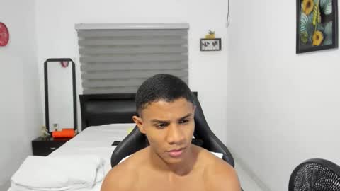 Ethan  online show from November 17, 11:07 pm