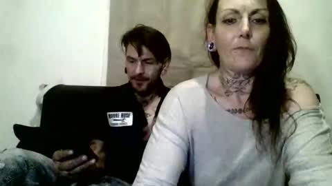 your local abrasive ALT couple online show from March 1, 7:56 am