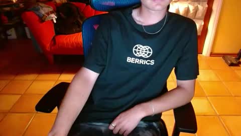 Snapshot of couldbesleeping chatting on November 2, 6:02 am couldbesleeping online show from November 2, 6:02 am