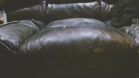 countrycock7inch online show from April 18, 2:02 am