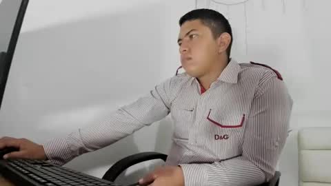 Nikol y  tomy online show from January 9, 10:09 pm