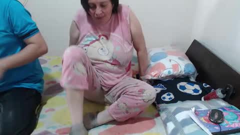 Jade   Noa online show from January 6, 1:48 pm