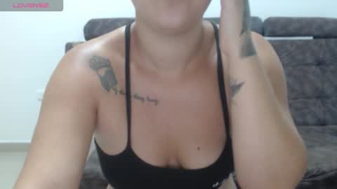  ALEJANDRO Y EMILY  online show from February 19, 10:47 am