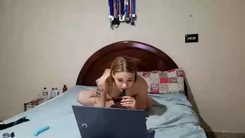 couplehot1515 online show from December 27, 4:04 am