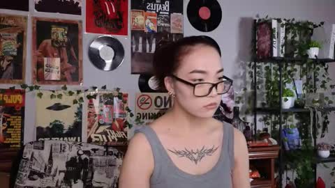 Yuna online show from November 18, 8:12 pm