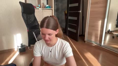 Snapshot of coyness_geneva chatting on September 25, 12:45 pm Geneva online show from September 25, 12:45 pm