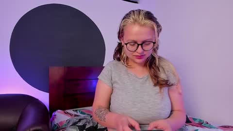 Lexie  Rose  online show from December 23, 2:07 pm