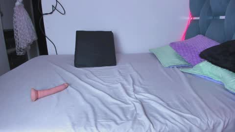 crazybaby_squirt online show from April 6, 3:15 am