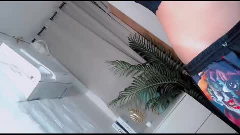 Delilah online show from November 2, 10:37 am