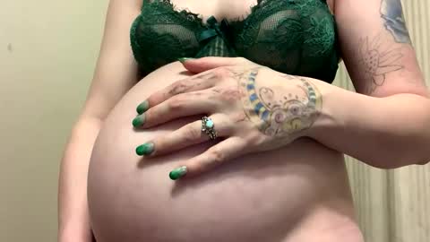 Breed me daddy  online show from February 12, 5:27 pm